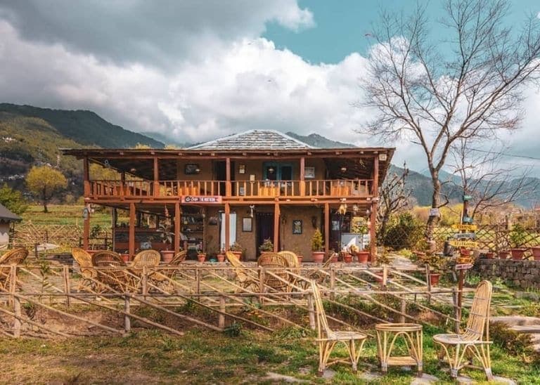 Cafe Hopping & Global Vibes