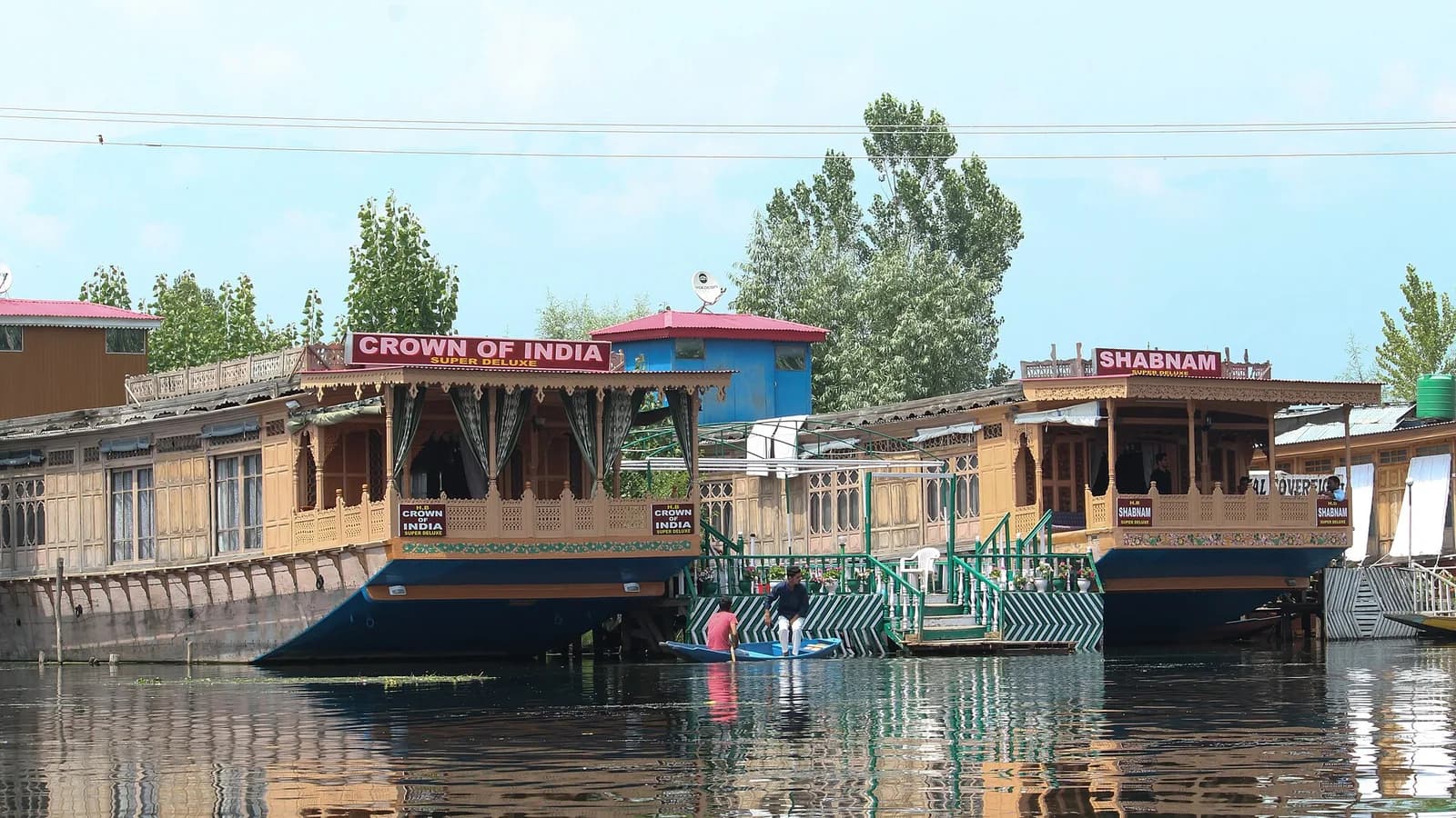 Srinagar Self-Drive Car Rental Guide: Every Kashmir Day Trip from the City