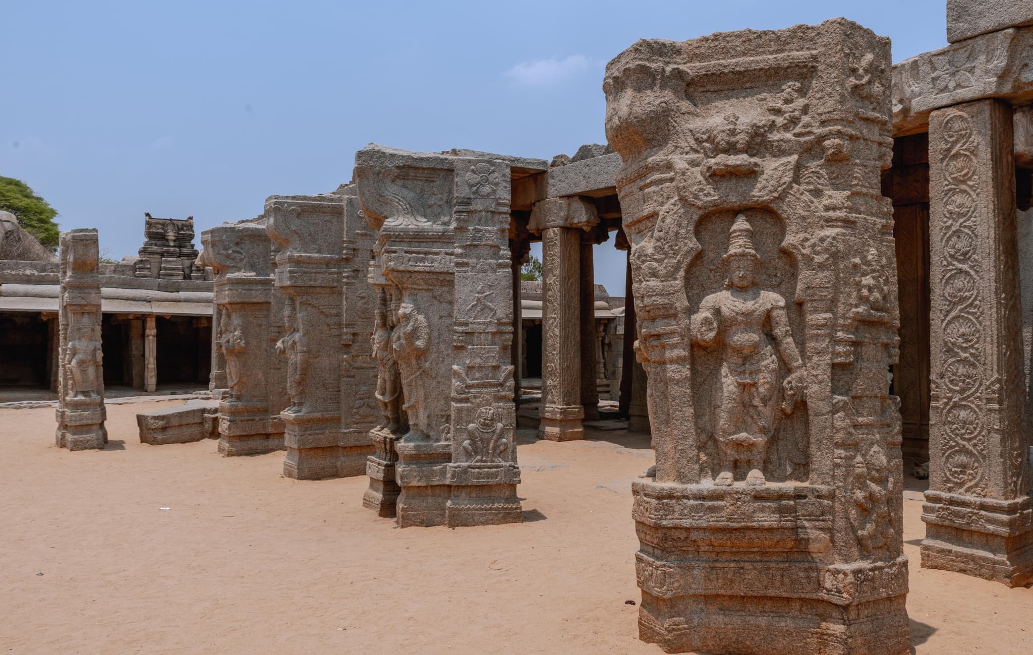 Lepakshi-Temple.