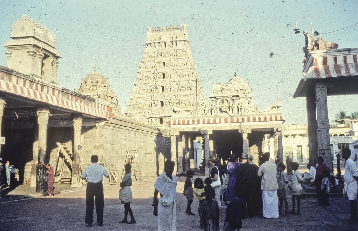 Kapaleeshwarar Temple near Chennai — top place to explore on a Hire N Ride trip