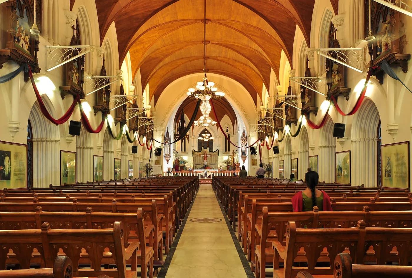 San Thome Basilica near Chennai — top place to explore on a Hire N Ride trip