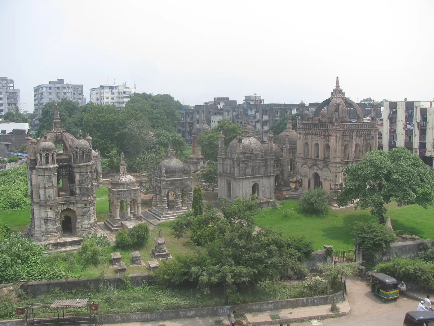 Dutch and English Cemeteries near Surat — top place to explore on a Hire N Ride trip