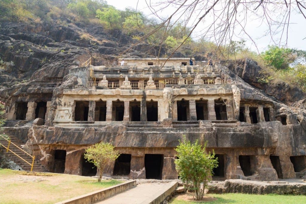Undavalli-Caves