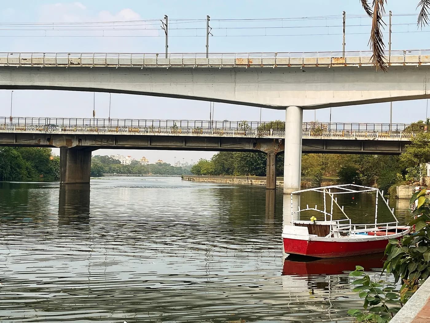 Boat on the bank of the Gomti