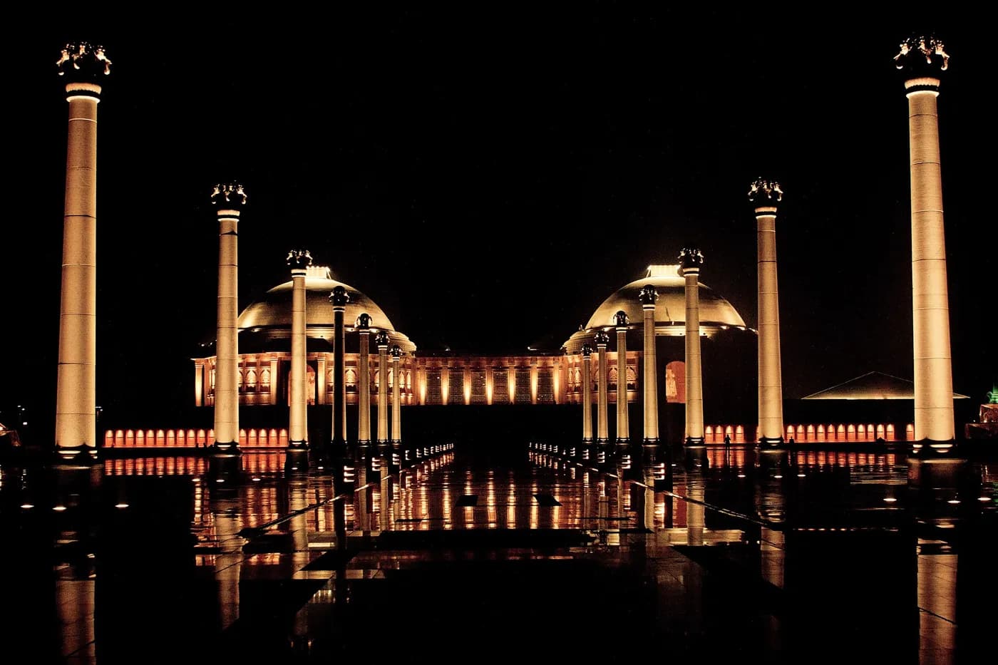Ambedkar Memorial Park near Lucknow — top place to explore on a Hire N Ride trip