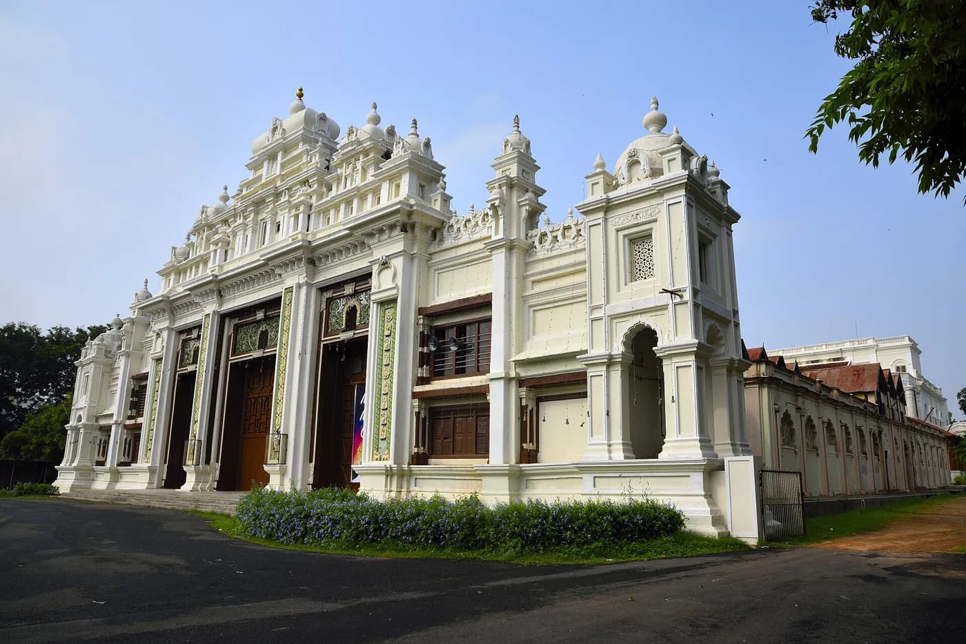 Jaganmohan Palace Art Gallery near Mysore — top place to explore on a Hire N Ride trip