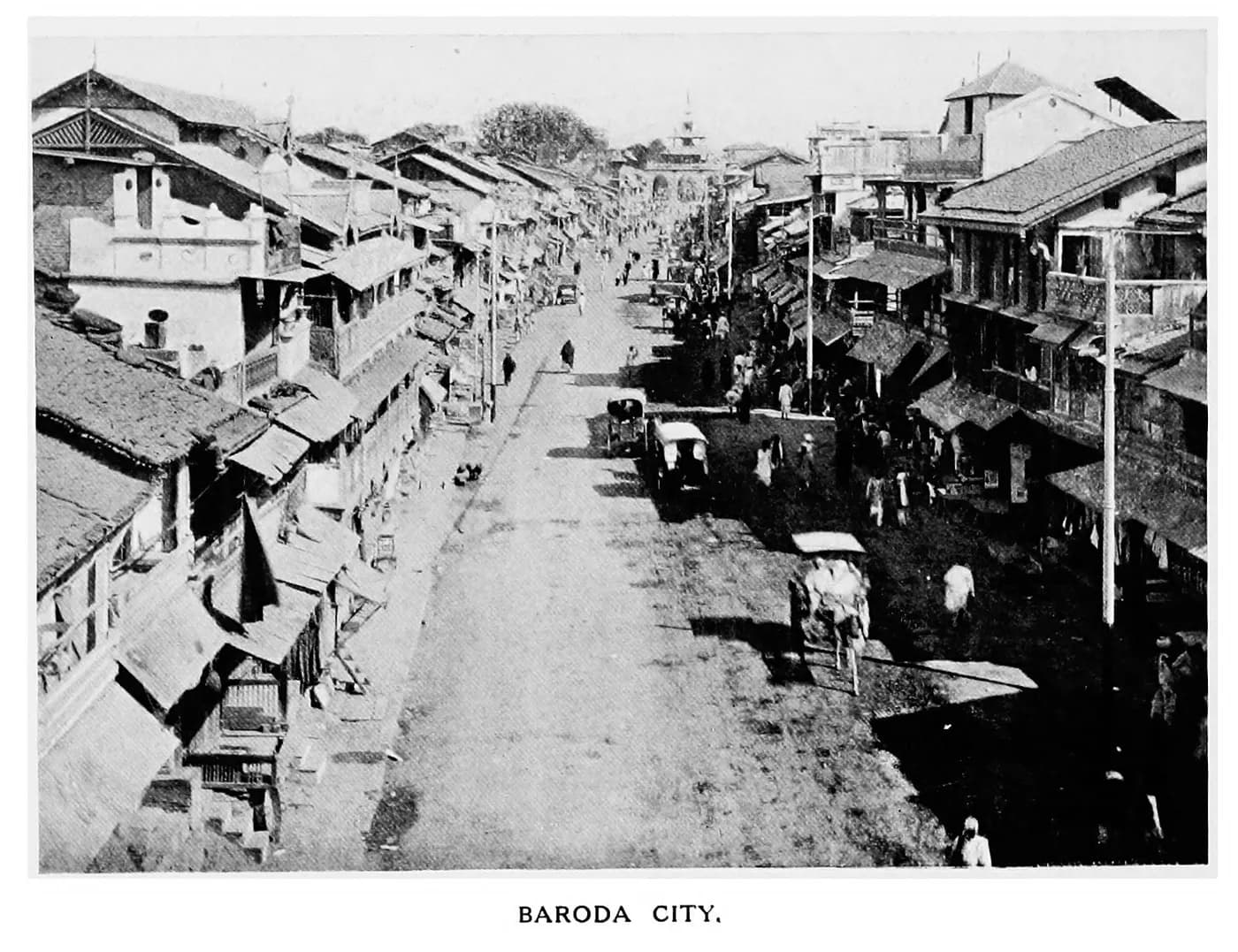 Street in Baroda city, 1911