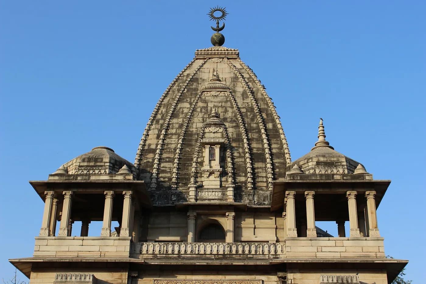 Kirti Mandir near Vadodara — top place to explore on a Hire N Ride trip