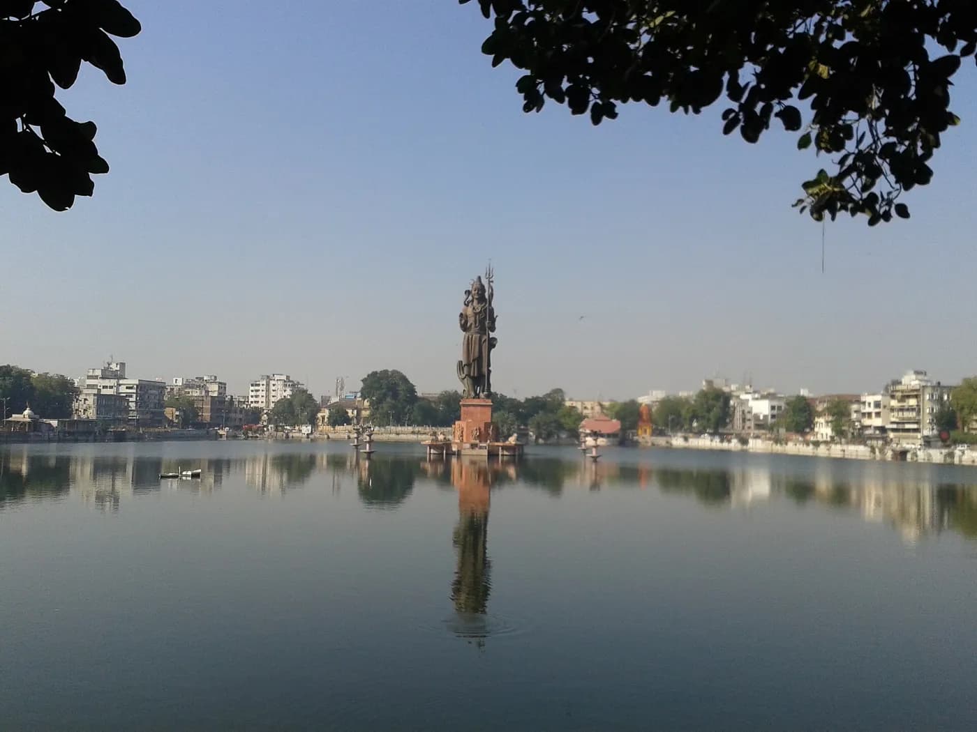 Sursagar Lake near Vadodara — top place to explore on a Hire N Ride trip