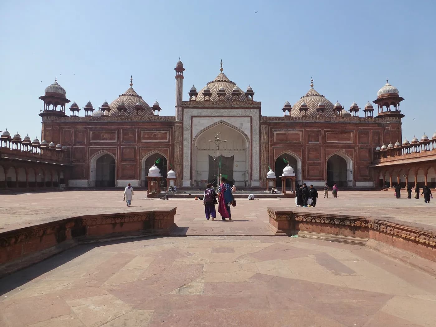Jama Masjid and Kinari Bazaar near Agra — top place to explore on a Hire N Ride trip