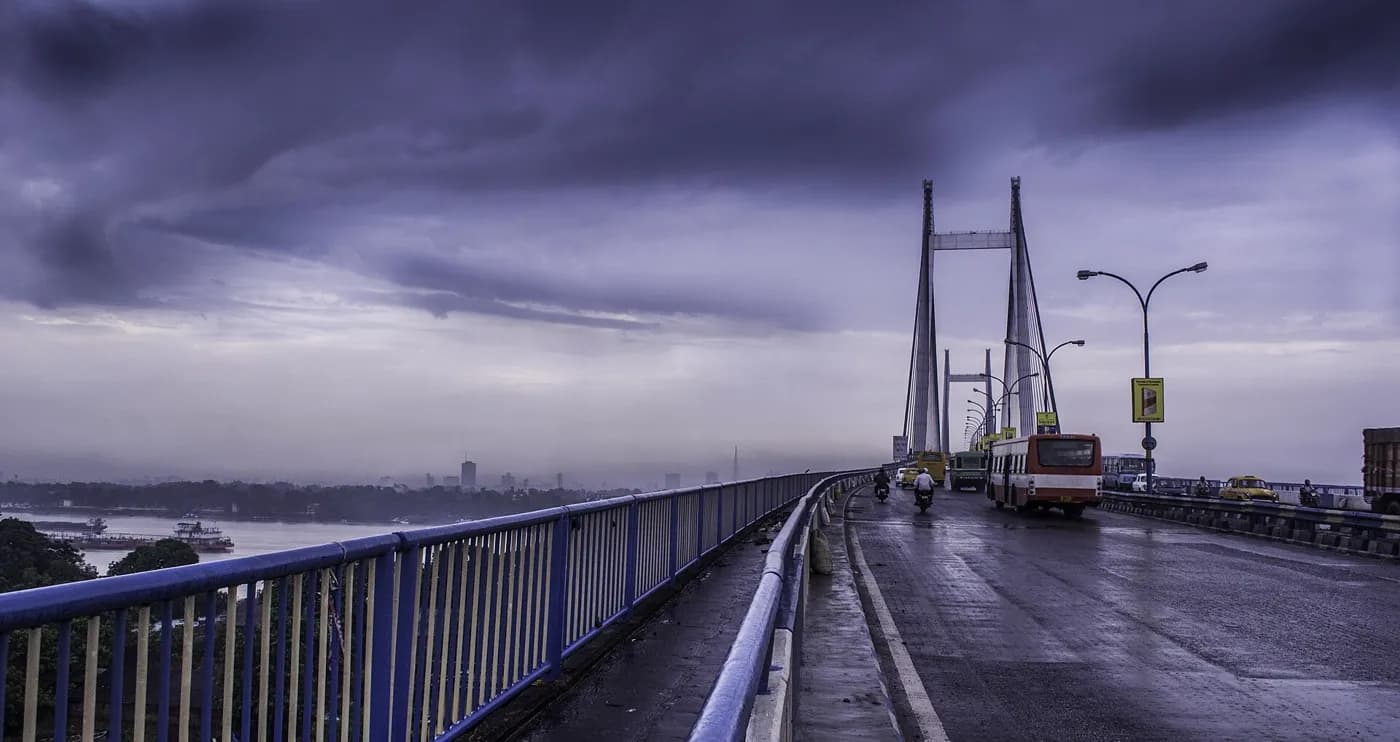 Vidyasagar Setu at dusk