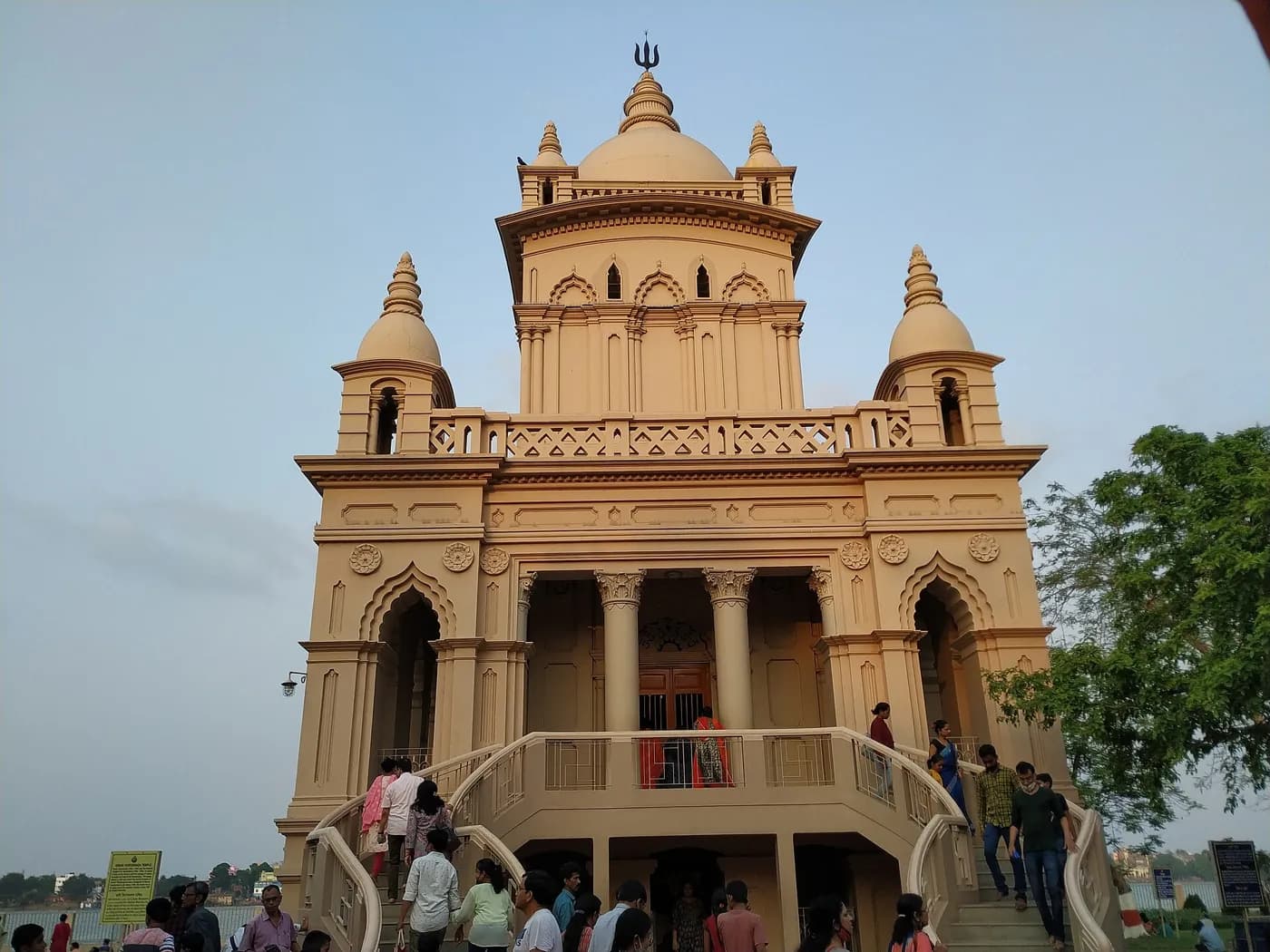 Belur Math near Howrah — top place to explore on a Hire N Ride trip
