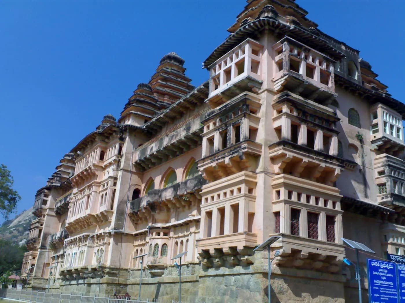 Chandragiri Fort near Tirupati — top place to explore on a Hire N Ride trip