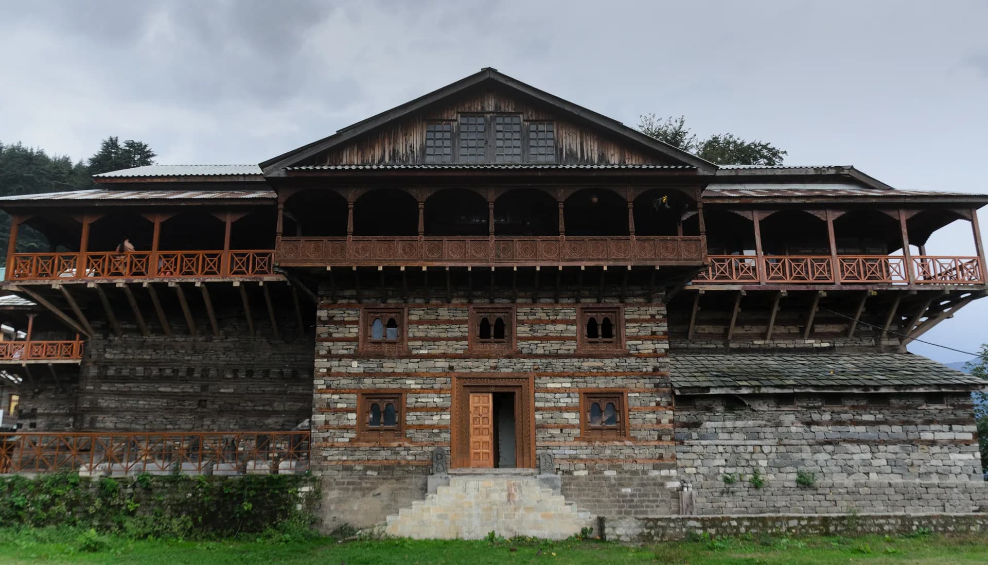 Castle Above the Beas: A Manali Self-Drive to Naggar