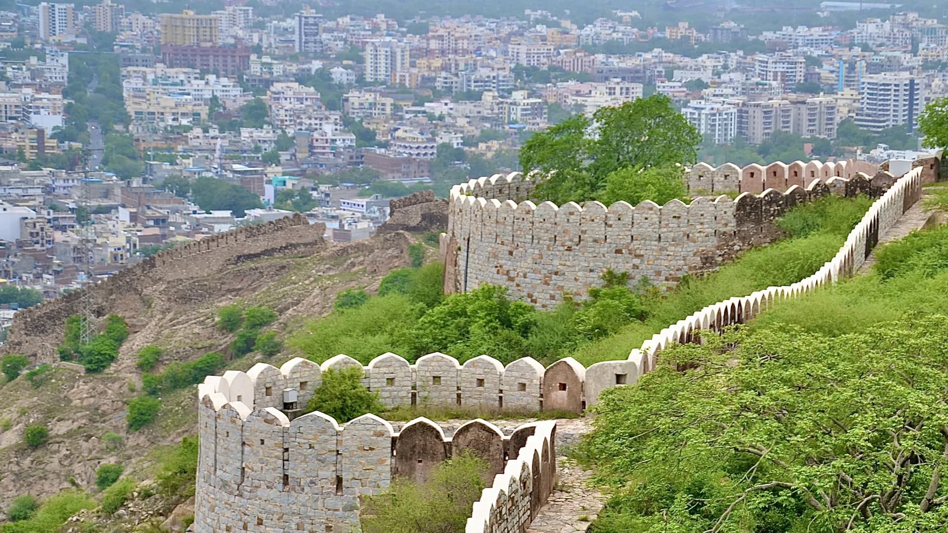 Cool Air on the Ridge: Jaipur Bike to Amer and Nahargarh