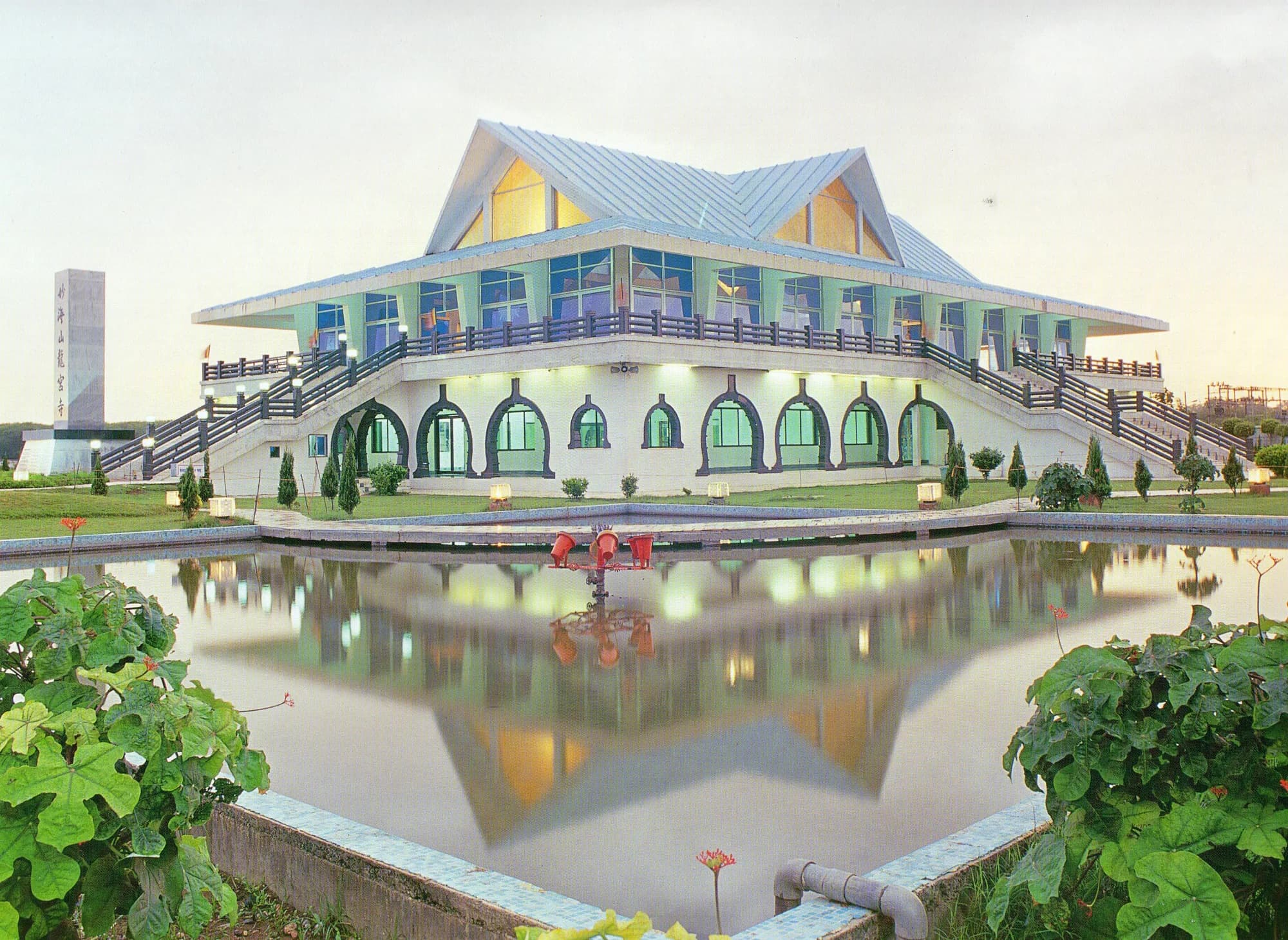 Seventy Years On, Nagpur's Buddhist Trail Rewards a Well-Timed Drive