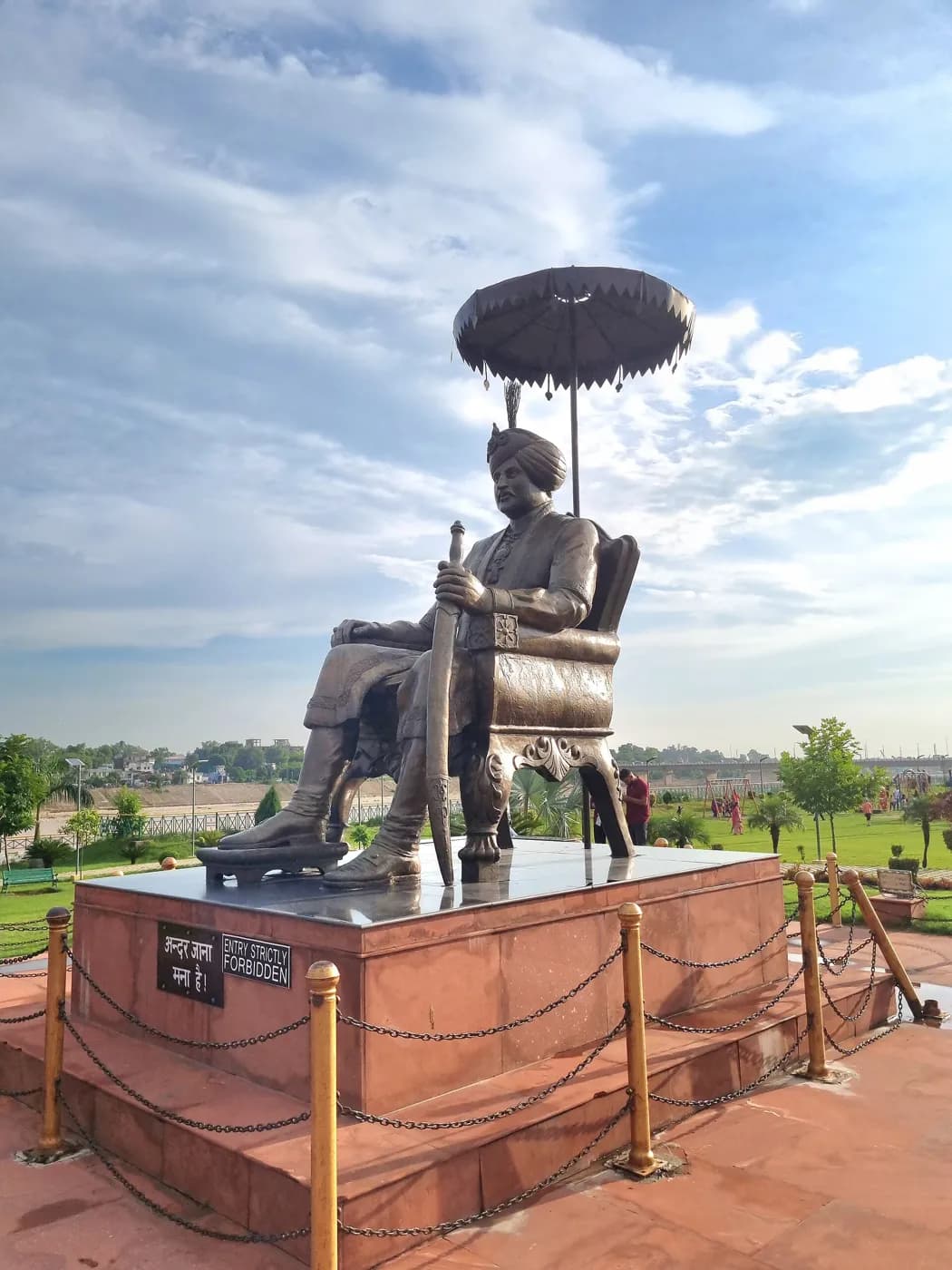 Maharaja Hari Singh Statue in Jammu — things to do on a Hire N Ride trip