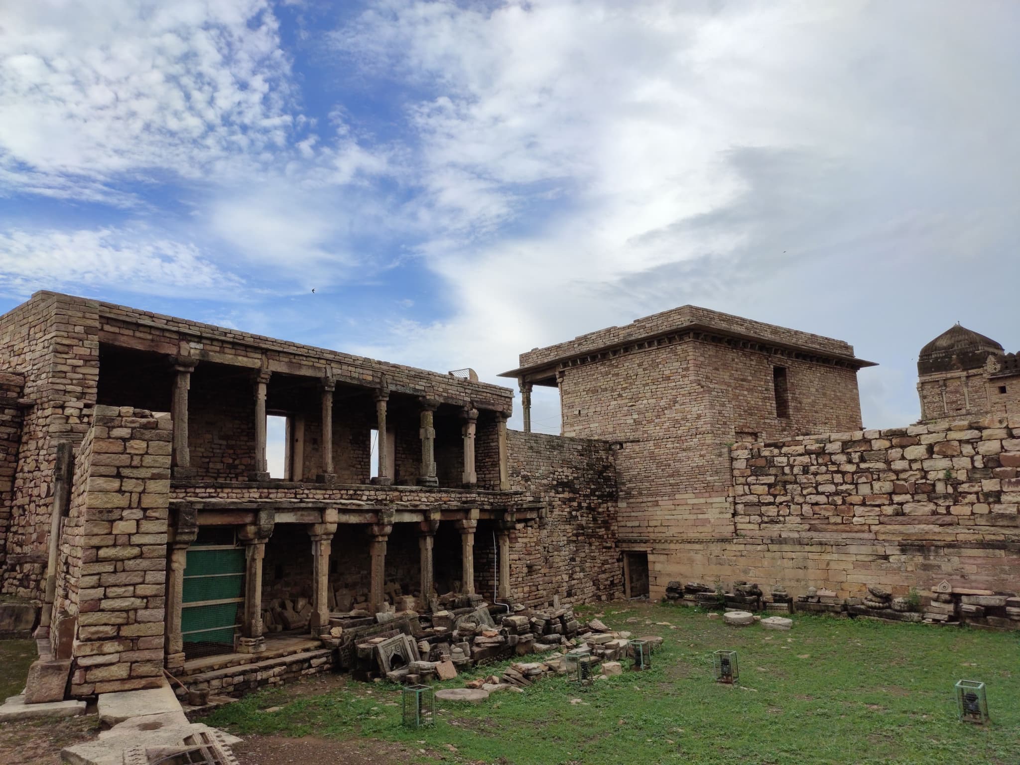 Chunar Fort near Varanasi — top place to explore on a Hire N Ride trip
