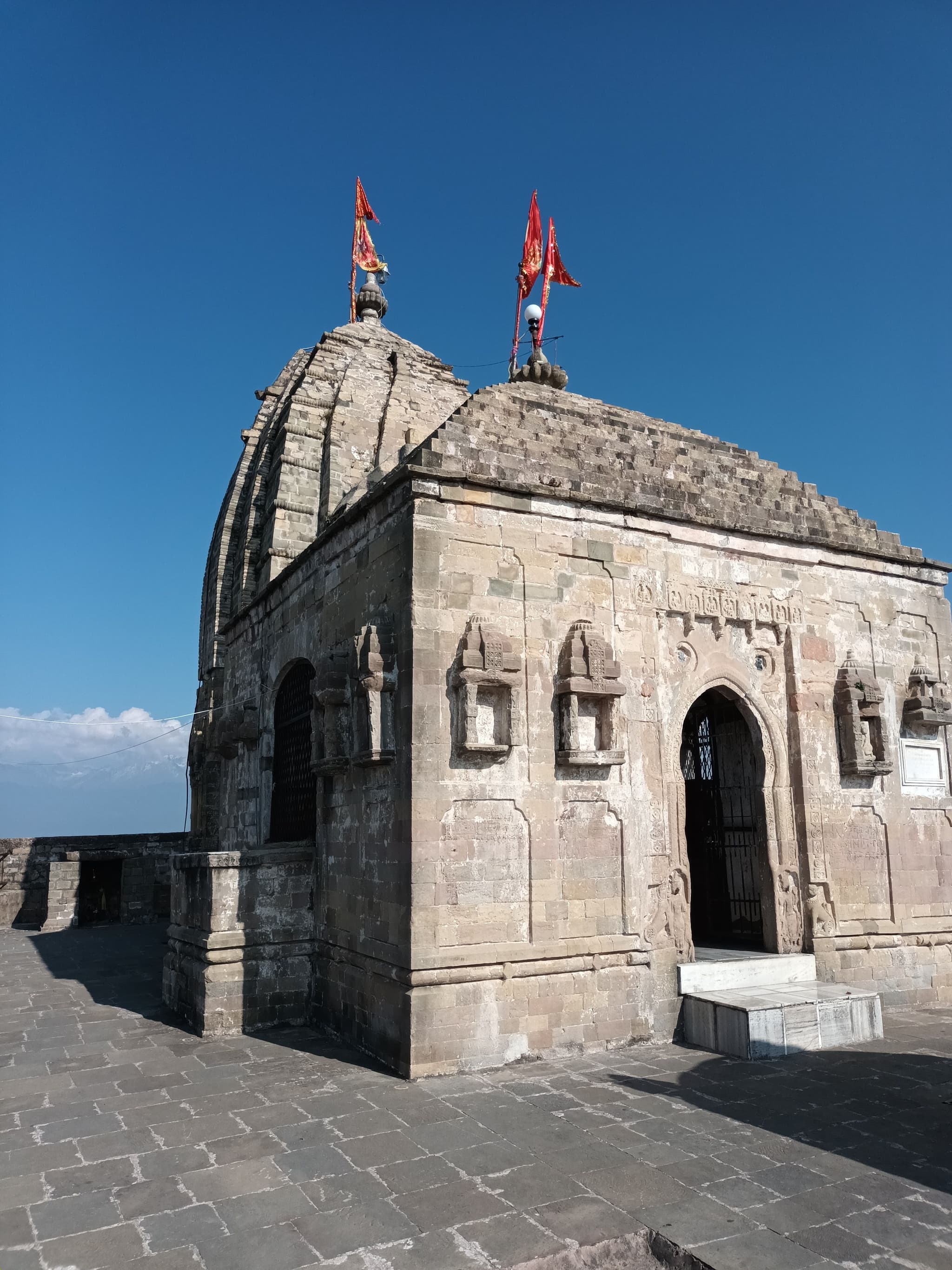 Shankaracharya Temple near Srinagar — top place to explore on a Hire N Ride trip