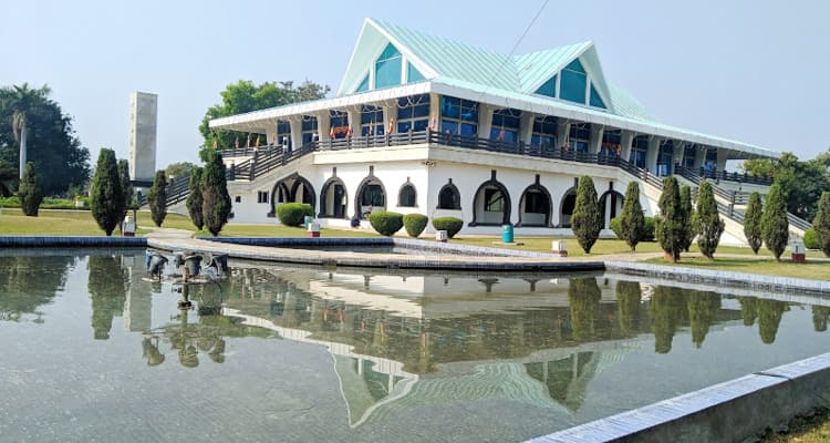 Dragon Palace Temple near Nagpur — top place to explore on a Hire N Ride trip