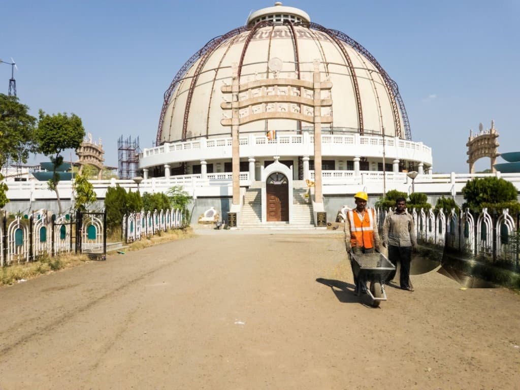 Nagpur landmark loop in Nagpur — things to do on a Hire N Ride trip