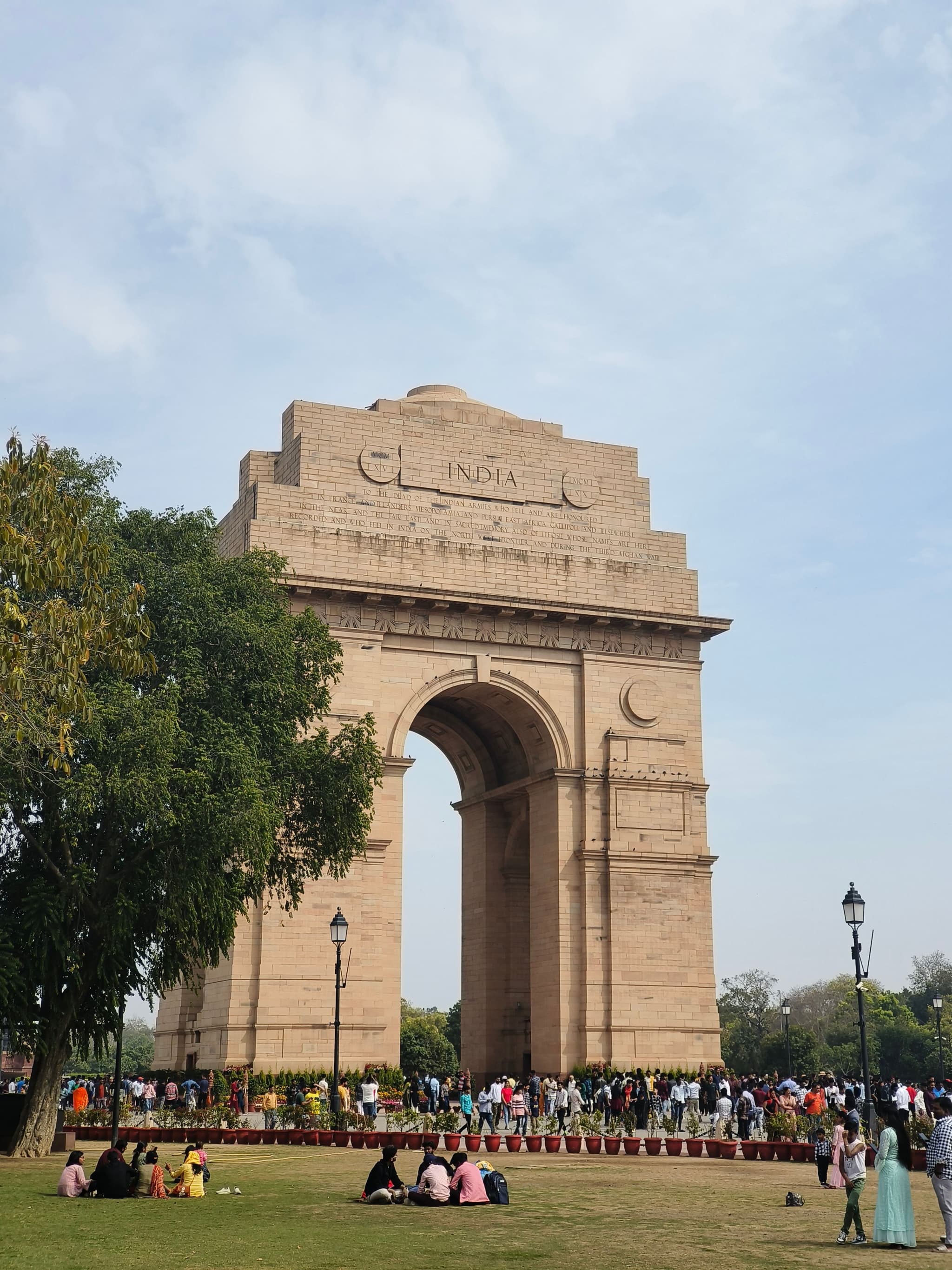 India Gate near Delhi — top place to explore on a Hire N Ride trip