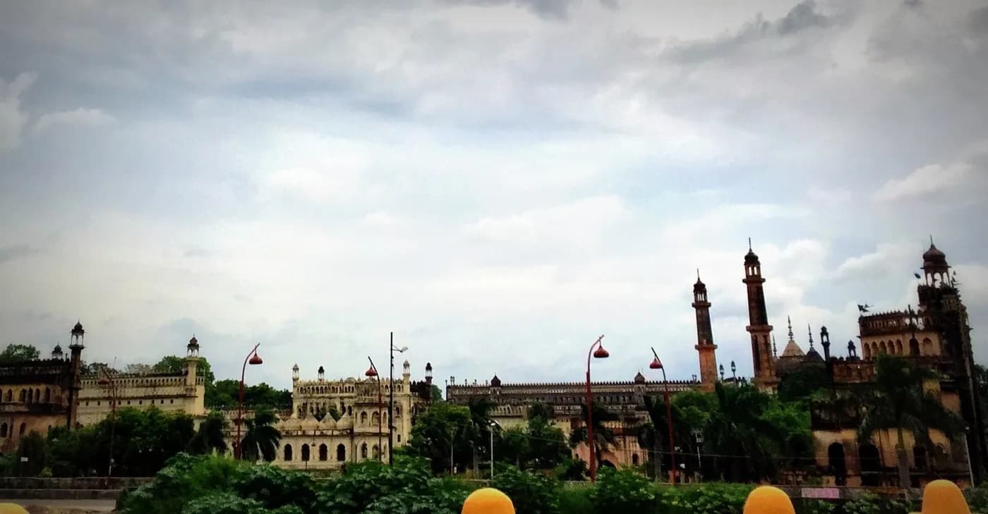 Lucknow — Hire N Ride destination